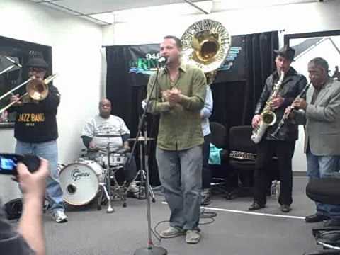 Preservation Hall Jazz Band-Bourbon Street Parade (acoustic)